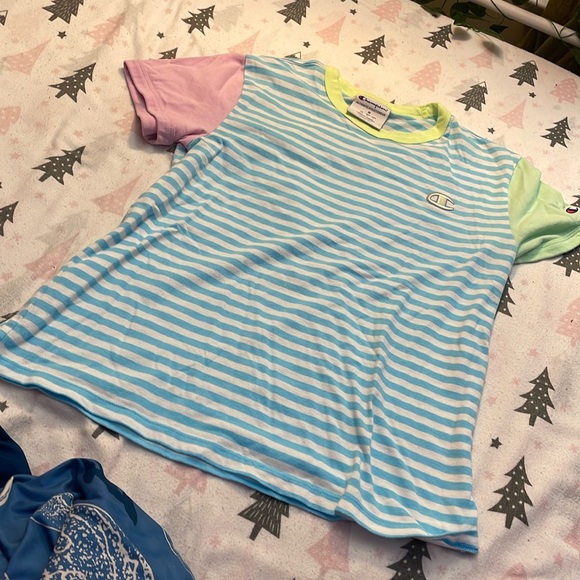 fairly new champion women’s tshirt short sleeve medium - Picture 1 of 3